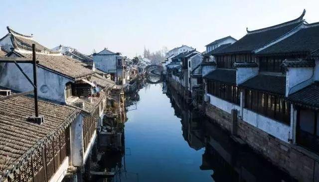 深入了解怎样贴春联?热门话题 | 怎样贴春联?红迪网平台
